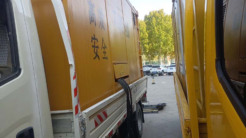 禹会如何判断柴油发电机组和UPS电源的切换时间是否符合要求？